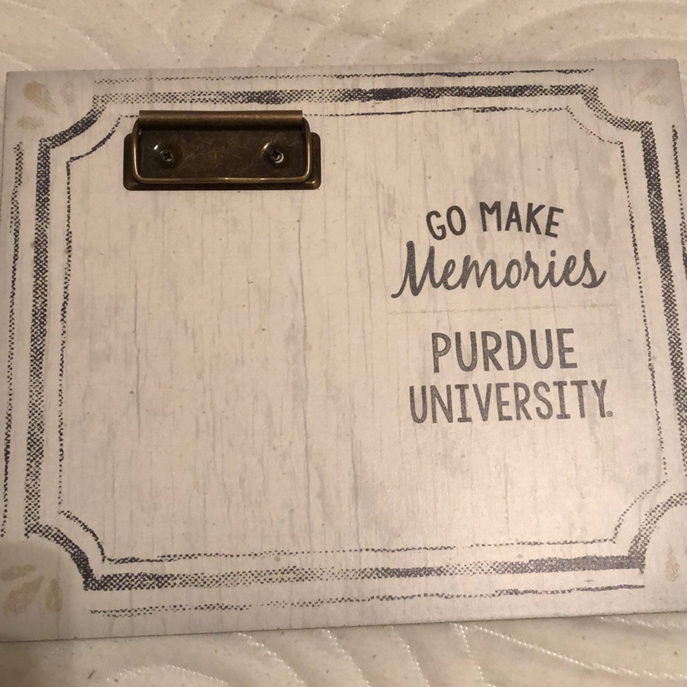 Purdue memento photo holder